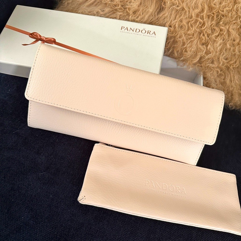 PANDORA Jewelry Clutch